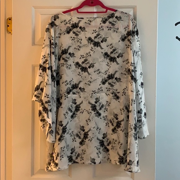 Emaline floral blouse - Picture 5 of 5